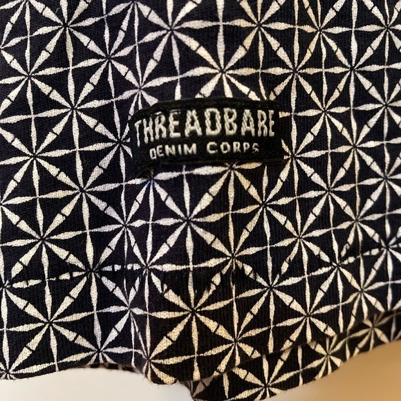 threadbare navy and white geometric patterned short sleeve tee. Size Large. - Picture 4 of 5